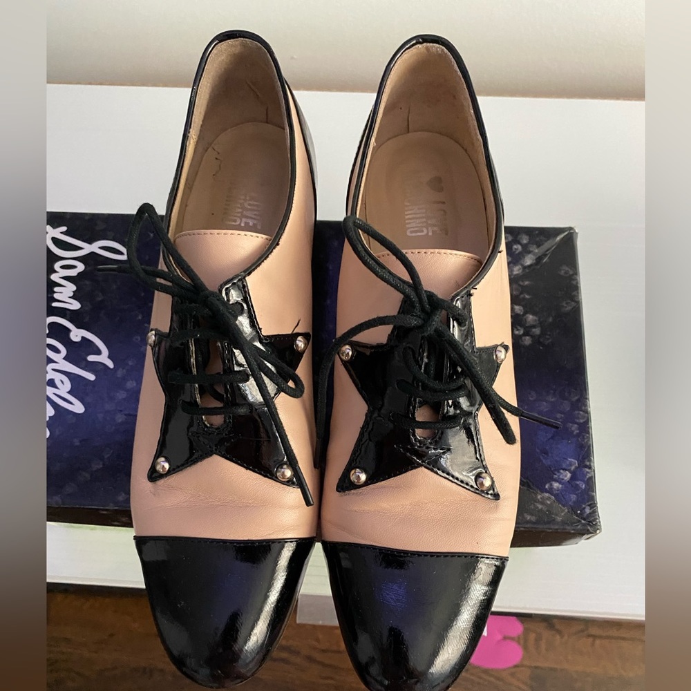 Woman Moschino flats with lace